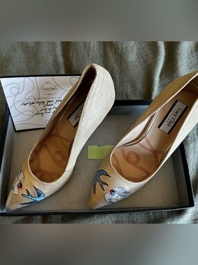 Lucy Choi - ‘Darjeeling’ Champagne Embroidered Pointed-Toe Heels